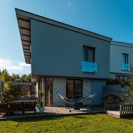 Cozy Terraced House With Infra Sauna And Parking فيلة