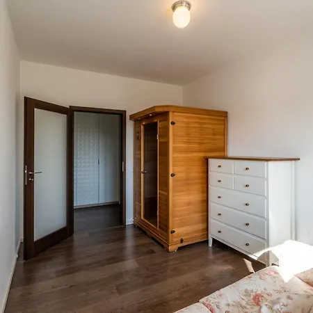 Cozy Terraced House With Infra Sauna And Parking