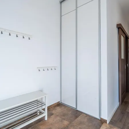 ヴィラ Cozy Terraced House With Infra Sauna And Parking *