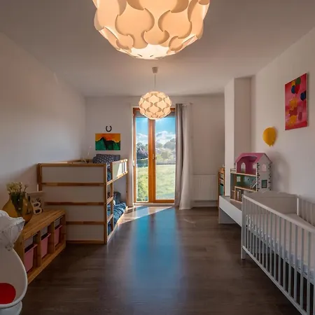 Cozy Terraced House With Infra Sauna And Parking